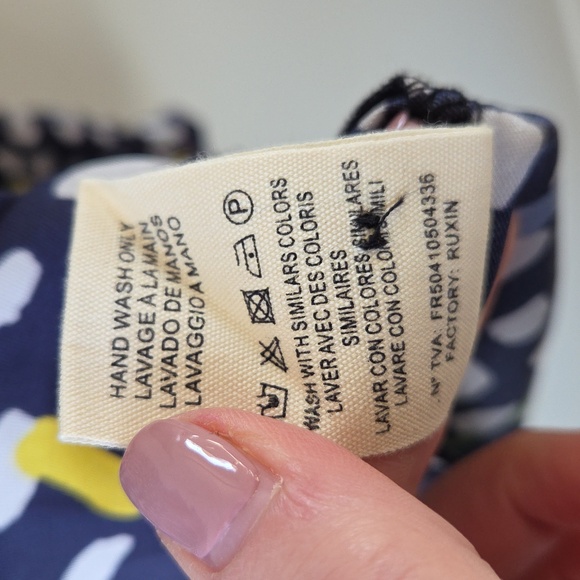 FRNCH Paris Womens Abstract Satin Button Up Henly Blouse Size X-Small - Picture 10 of 10